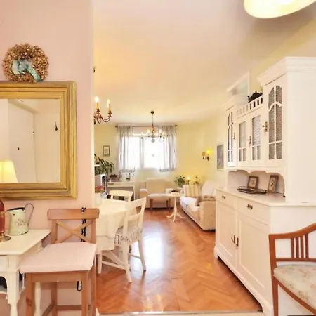 Apartment Ivory - Central And Comfortable Split