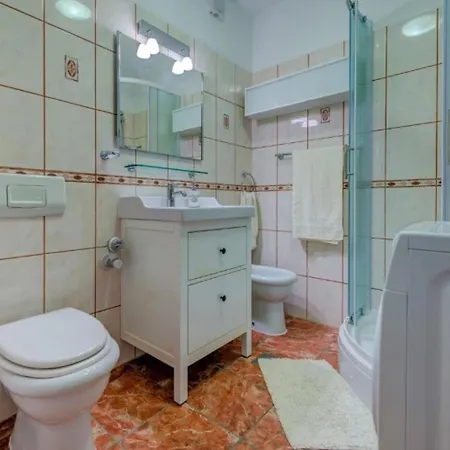 Ivory - Central And Comfortable Apartment *
