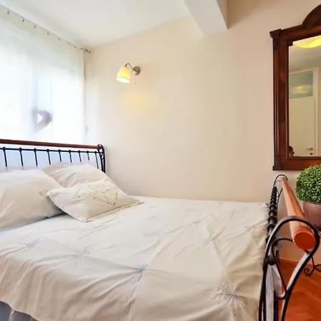 Ivory - Central And Comfortable Apartment Split